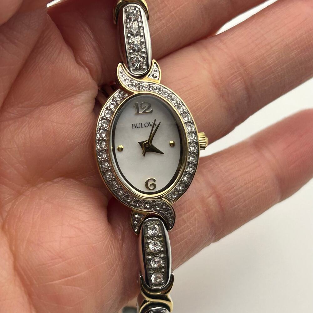 Bulova Two Tone Crystals Mother Pearl Dial Women’s Watch Working New Battery - Picture 6 of 8